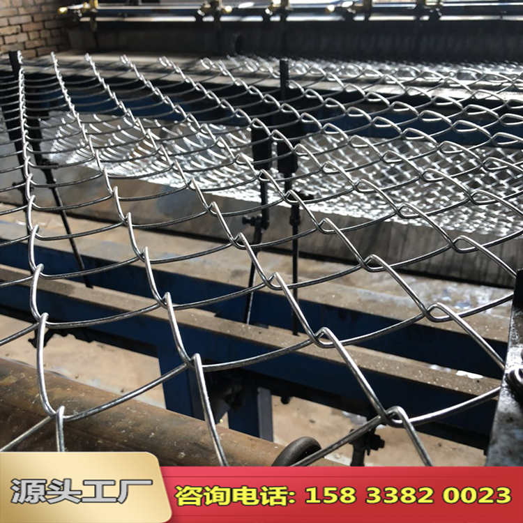 山東礦用鐵絲菱形網圖片2